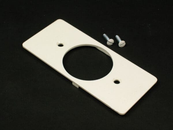 5507T1-WH 5500 Single Receptacle Faceplate Fitting in White