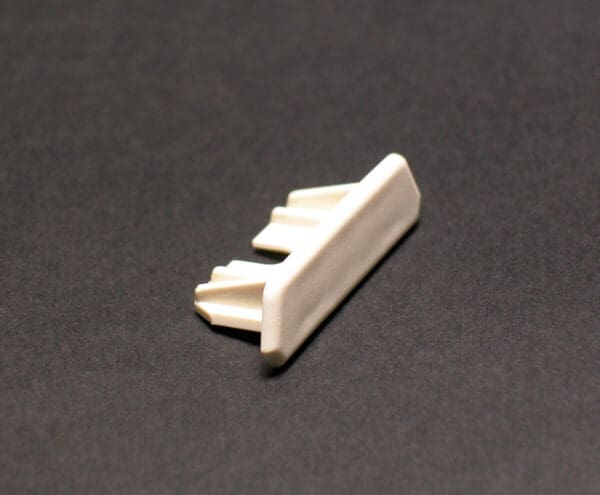 810B-WH 800 Blank End Fitting in White